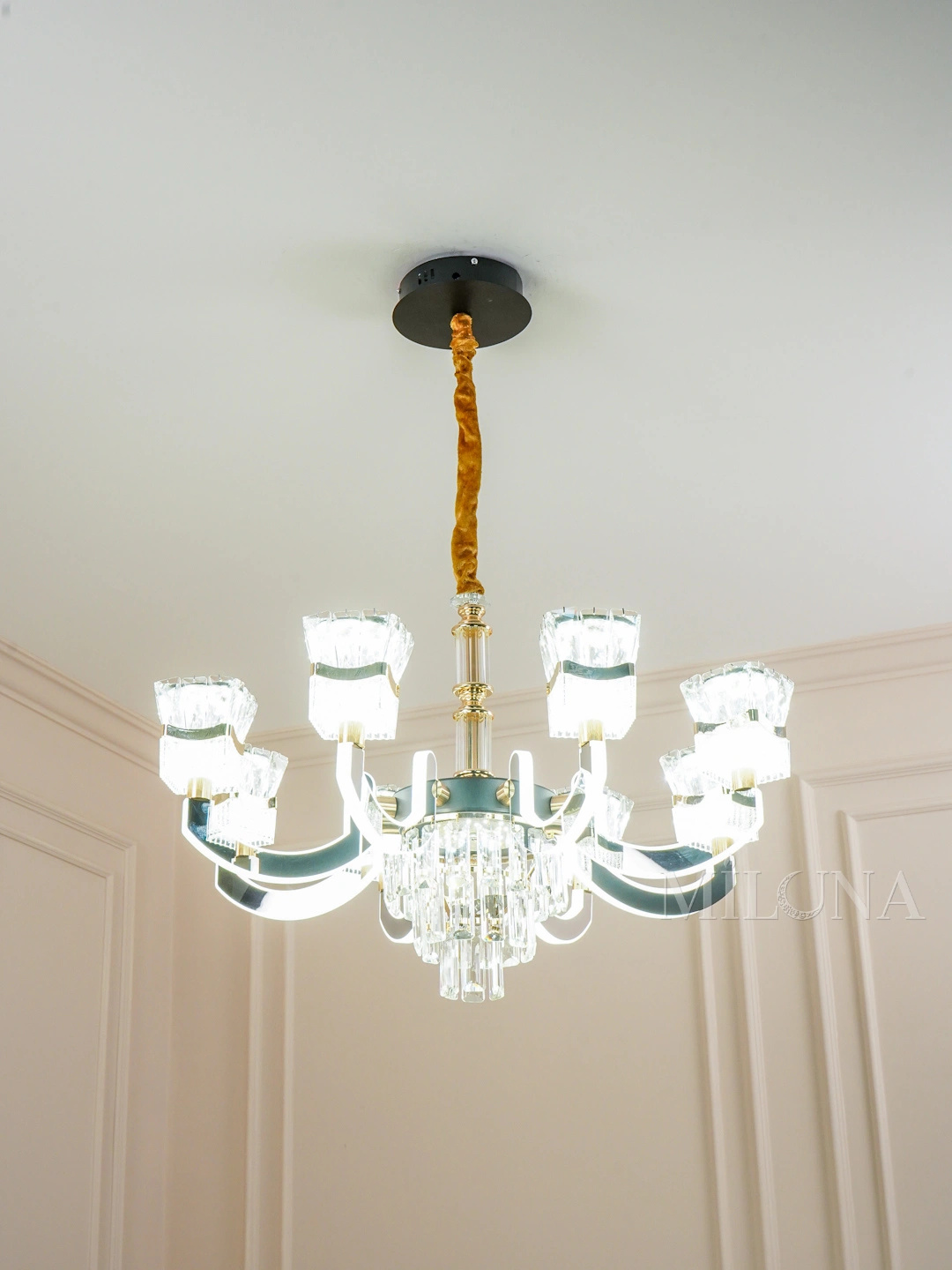 Lyustra osma LED, zamonaviy uslubda, 3 xil yoritish rejimi, balandligini sozlash bilan