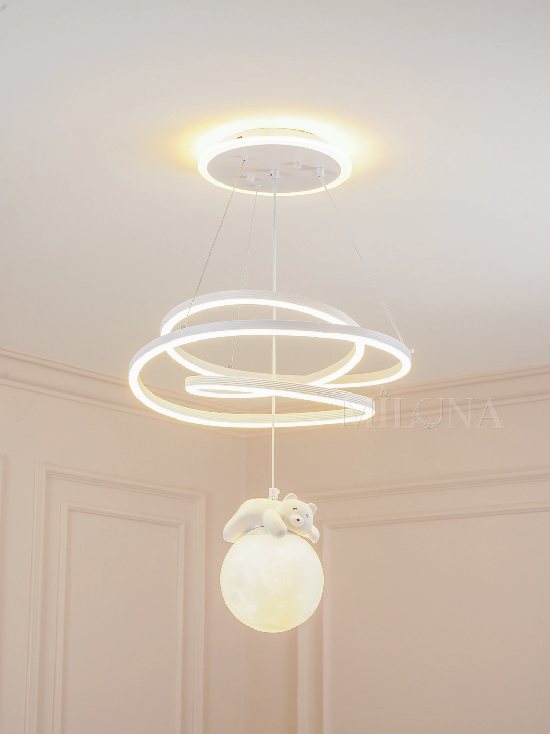 Lyustra Led, 3xil yoritish rejimli, balandligi sozlanadi, svetodiodli,bolalar xonasi uchun