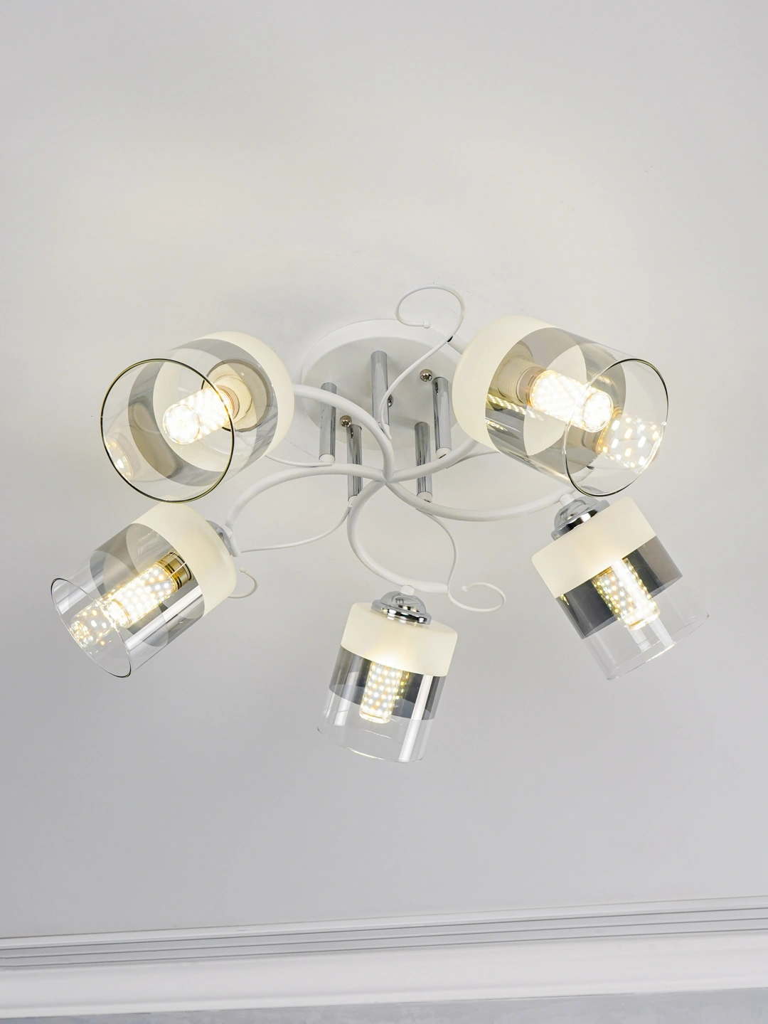 Qandil :3 o'lchamli, oshxona, yotoqxona, ofis uchun, koridor, shisha va metall lyustra