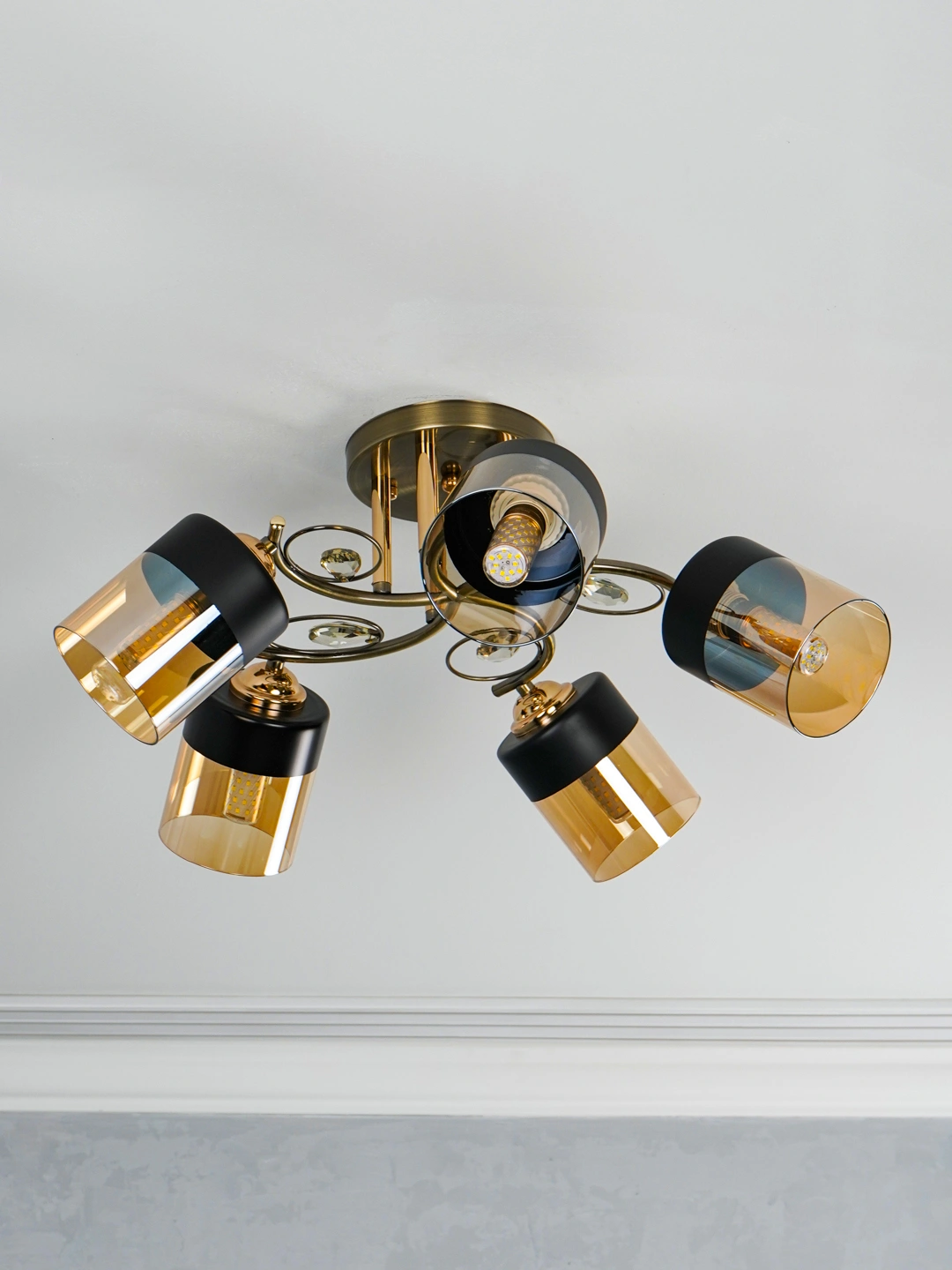 Qandil :3 o'lchamli, oshxona, yotoqxona, ofis uchun, koridor, shisha va metall lyustra